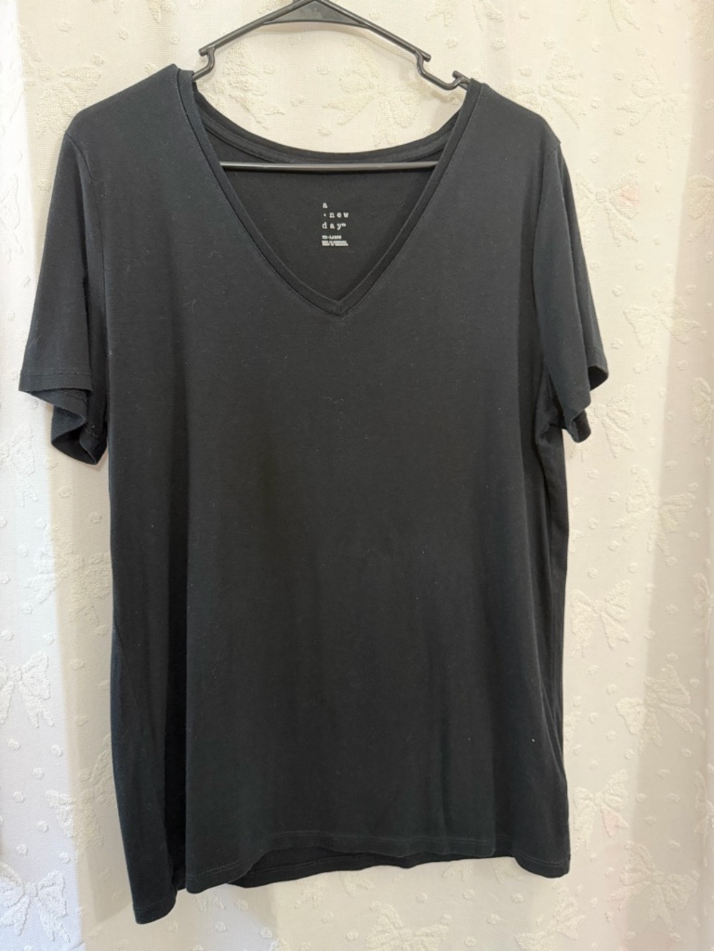 a new day Men's Black V-Neck Short Sleeve Tee.Size XXL